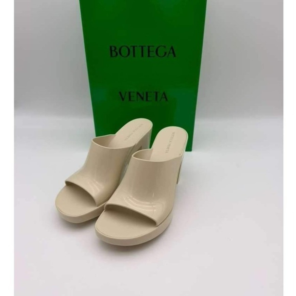 Bottega Veneta Rubber Gleam Heeled Sandals - Beige - Size 38 - NWT